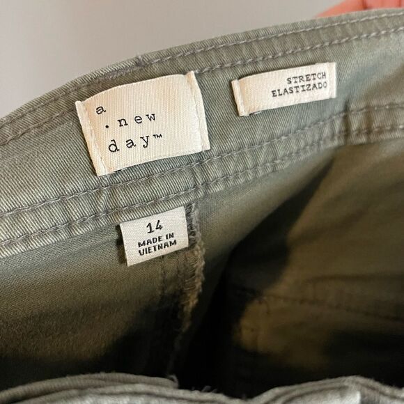 Target A New Day Women's High-Rise Utility Ankle Pants | SZ 14 - Picture 6 of 11